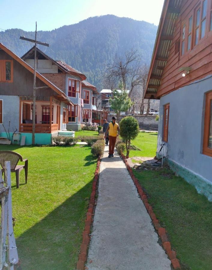 New Relax Inn, Pahalgam, 2 Km From Lidder Valley Eksteriør billede