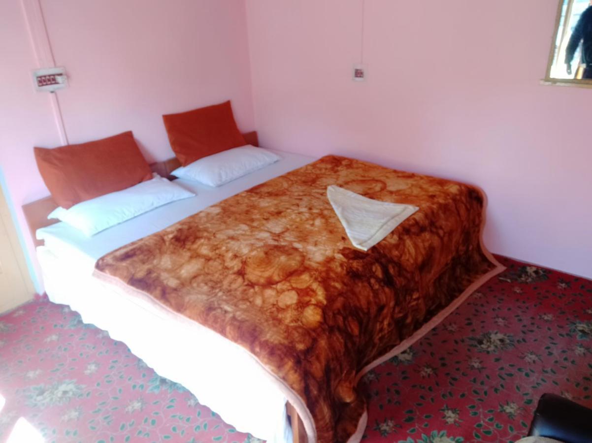 New Relax Inn, Pahalgam, 2 Km From Lidder Valley Eksteriør billede