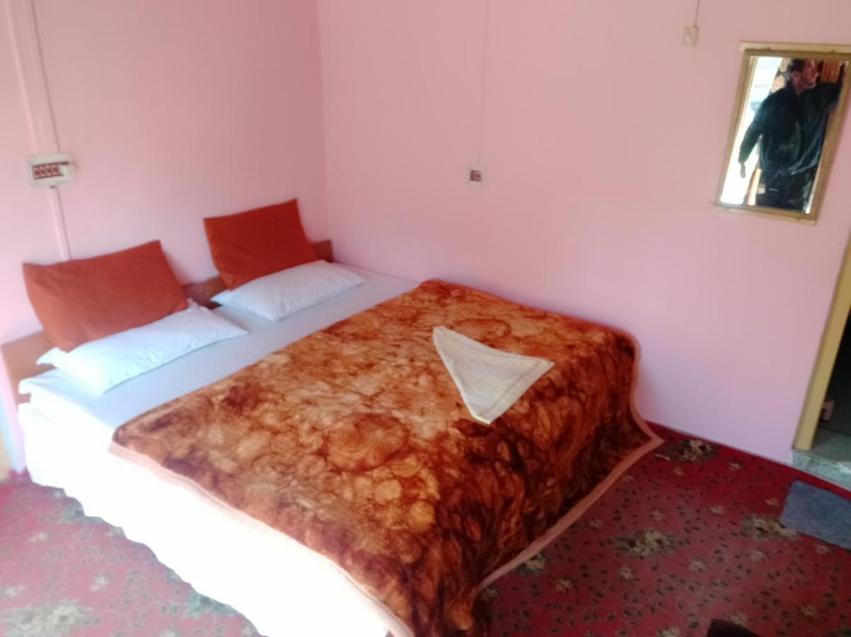 New Relax Inn, Pahalgam, 2 Km From Lidder Valley Eksteriør billede