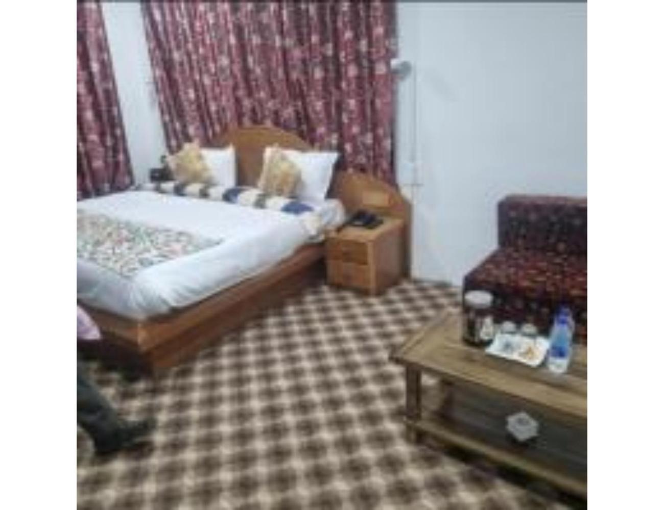 New Relax Inn, Pahalgam, 2 Km From Lidder Valley Eksteriør billede