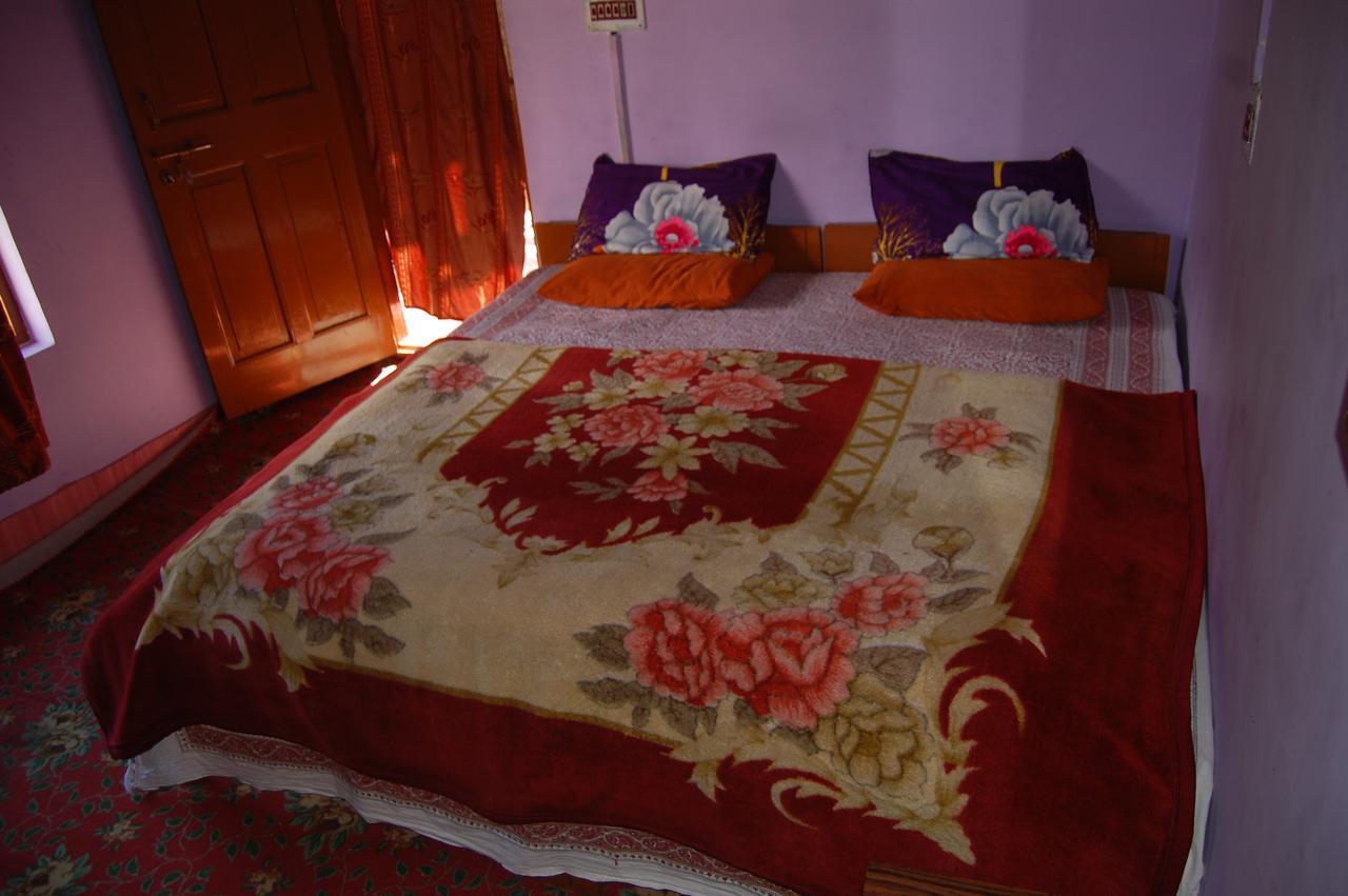 New Relax Inn, Pahalgam, 2 Km From Lidder Valley Eksteriør billede