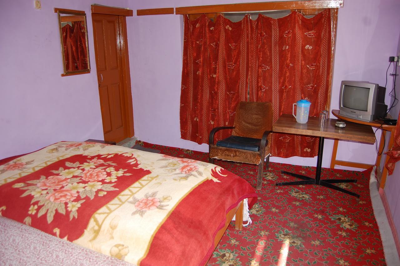 New Relax Inn, Pahalgam, 2 Km From Lidder Valley Eksteriør billede
