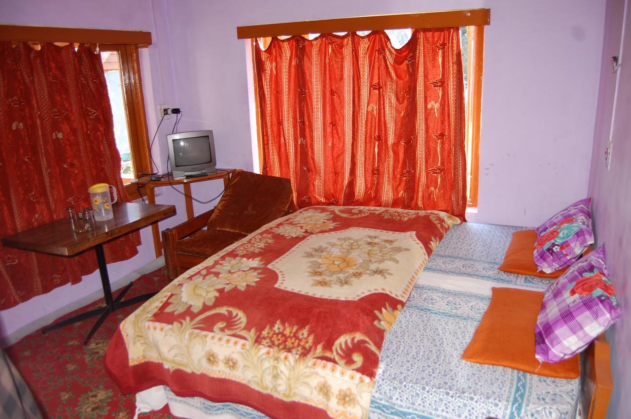 New Relax Inn, Pahalgam, 2 Km From Lidder Valley Eksteriør billede